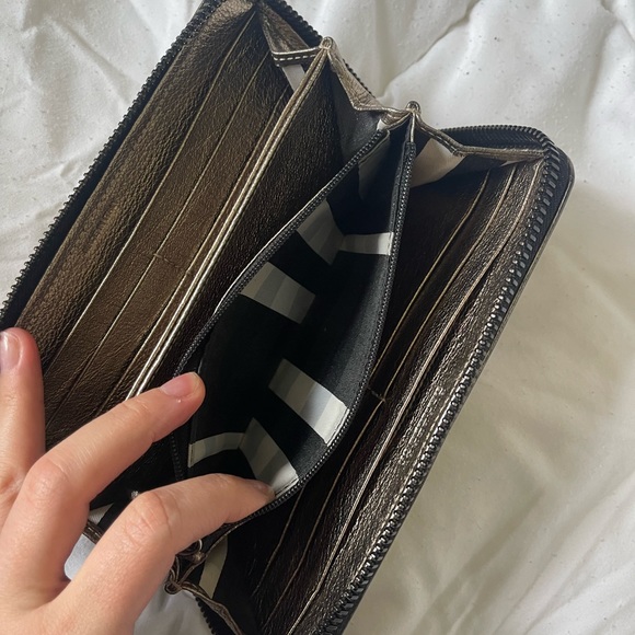 Burberry Metallic Wallet - Picture 5 of 6